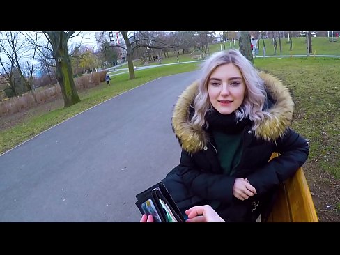 ❤️ Sluk 'n vreemdeling se warm kom vir geld - blowjob in the park deur Eva Elfie Pornovideo op af.pinkporno.ru ❌